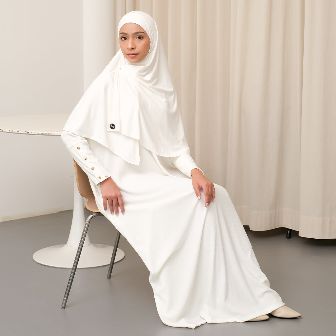 Jedda Knit Abaya in Broken White (Size S-M)