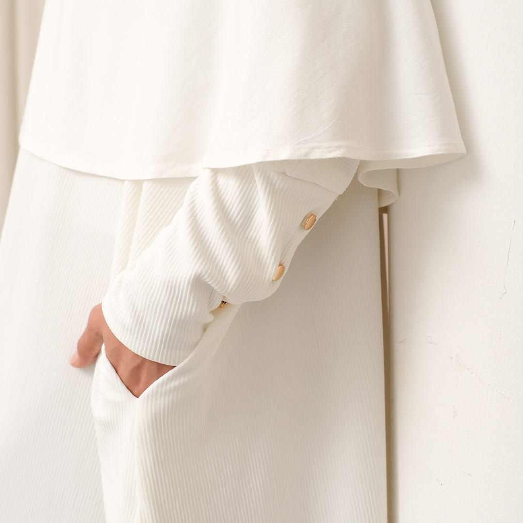 Jedda Knit Abaya in Broken White (Size L-XL)