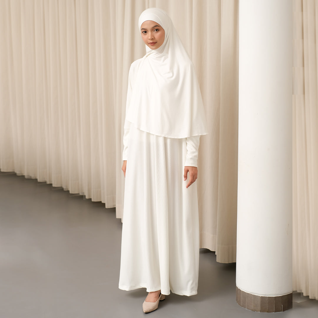 Jedda Knit Abaya in Broken White (Size L-XL)