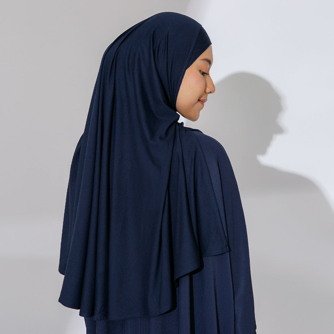 Sauda Instan in Navy (Size S-M)